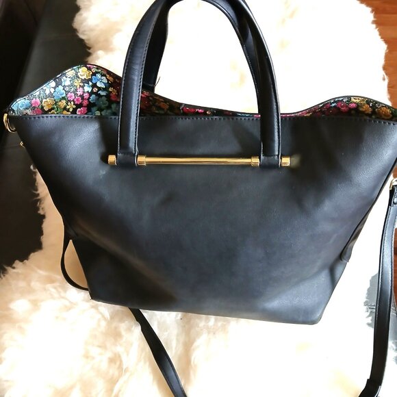 STEVE MADDEN - Black/Gold Tote - Picture 9 of 10